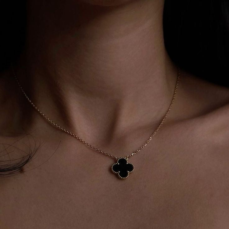 Clover Collier Noir