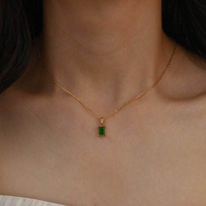 Emi Vert Collier
